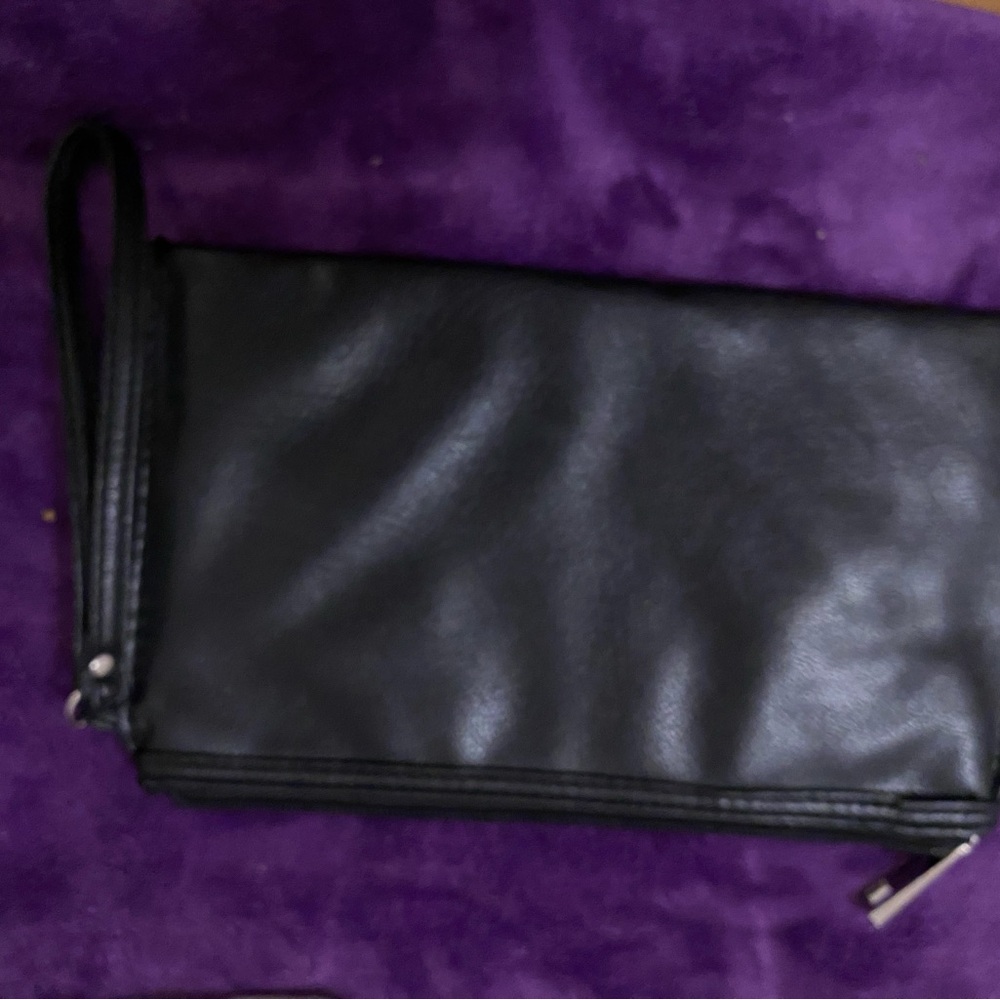 💰Chevron Clutch💰 - Picture 2 of 4